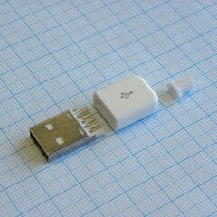 USB AM белый пластиковый кожух, разъем usb тип а, вилка на кабель с белым кожухом