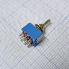 MTS-303 A-2, тумблер on-off-on 3 группы контактов 3а,250в на плату