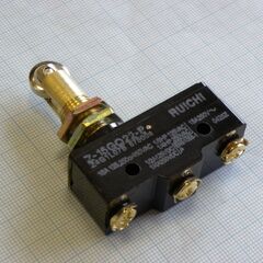Z-15GQ22-B, 15a/250vac микропереключатель с продольным роликом, под винт