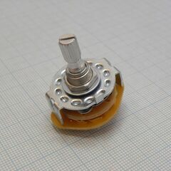 DS SR-25-5, переключатель одногалетный 5 положений ручки, 2 группы замыкающих контактов, вал 6мм с насечкой