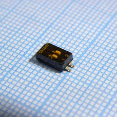 1571983-1, переключатель dip switches; конфигурация: spst; контакты: 2; шаг: 1.27