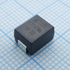 B72650M0251K072, smd варистор 3225, 250vac/320vdc 400a 390v 0.1w automotive t/r