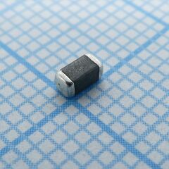 V33MLA1206H, варистор типоразмера 1206, 26vac/33vdc 180а 49в, smd