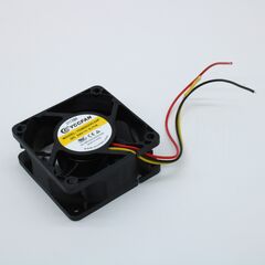 YDM6025C24F, вентилятор 24в 60х60x25 c, 2.16вт, 5000 об/мин, 43м3/час, 37.7дб, подшипник скольжения cycleseal, сигнальный вывод, тип вывода - провод