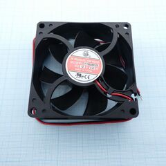 Y-Y8025H12S, вентилятор 12в 80x25 3000 об/мин., 68,50м3/час, 37.6дб, подшипник скольжения (аналог jf0825s1h)