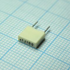 R82EC3100AA70J, конденсатор металлоплёночный полиэтилентерефталатный 0.1мкф 100в ±5% (7.2х2.5х6.5мм) шаг выводов 5мм 105°с автомобильного применения россыпь