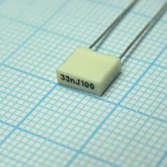 R82EC2330DQ50J, конденсатор металлоплёночный полиэтилентерефталатный 0.033мкф 100в ±5% (7.2х2.5х6.5мм) шаг выводов 5мм 105°с автомобильного применения