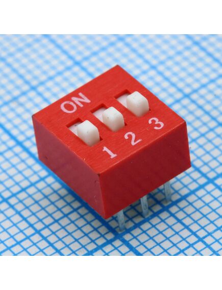 L-KLS7-DST-03-R-00, dip-переключатель 3 группы красный монтаж в отверстие шаг 2.54мм 0.025a 24в с выступающим движком