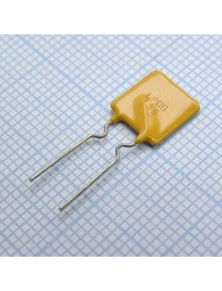LP06- 135F, самовосстанавливающийся предохранитель ptc 1.35a(hold) 2.7a(trip) 6v 40a 0.81w 4.5s 0.06ohm radial 9 x 3 x 14.5mm bag