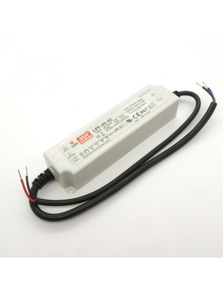 LPF-40-42, ac-dc led, 40вт, выход 25.2-42в/0.96а, стаб. тока/напр., вход 90…305в ac, 47…63гц /127…431в dc, pfc, изоляция 3750в ac, в кожухе 162.5х42.5х32мм, -40…+70°с